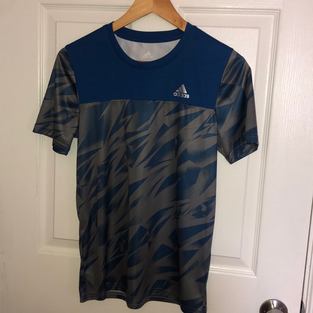 Boys Adidas T-shirt size 14/16, LG